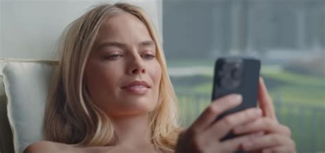 chanel n 5 français pubblicità|Interview With Margot Robbie, The New Face Of CHANEL N°5.